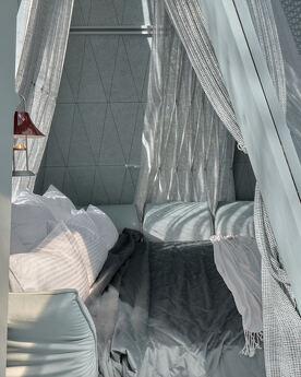 Budynok in the forest on VDNG, Kyiv - apartment by the day