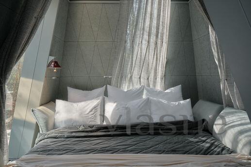 Budynok in the forest on VDNG, Kyiv - apartment by the day