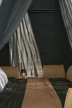 Budynok in the forest on VDNG, Kyiv - apartment by the day