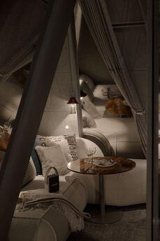 Budynok in the forest on VDNG, Kyiv - apartment by the day