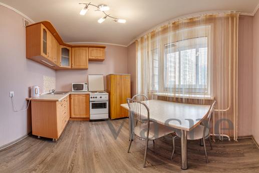 New house, all the furniture, Novosibirsk - apartment by the day