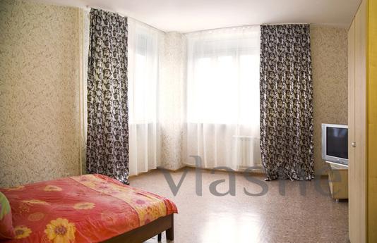 1-bedroom apartment is located opposite the shopping center 