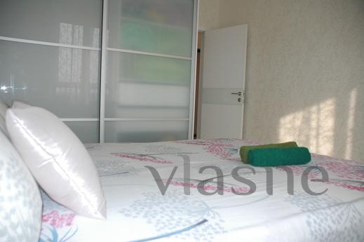 2 room Suite with Jacuzzi Five beds!, Kemerovo - apartment by the day
