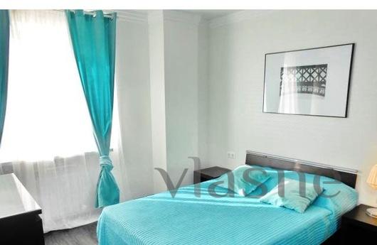 Very bright apartment, quiet entrance, convenient parking. T