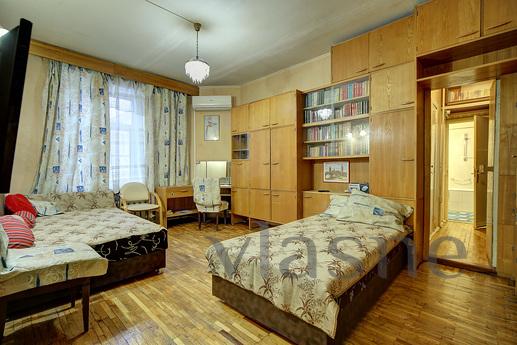 One bedroom apartment in the center of St. Petersburg! Locat