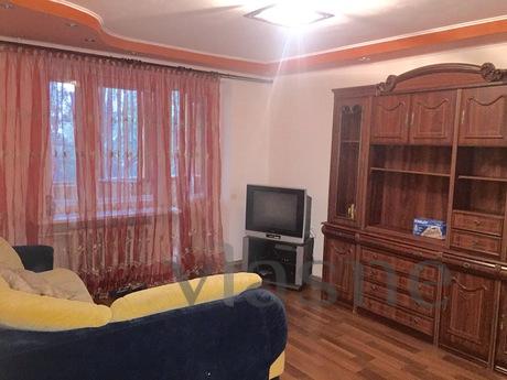 Cozy 2 bedroom apartment in the center, Samara - apartment by the day