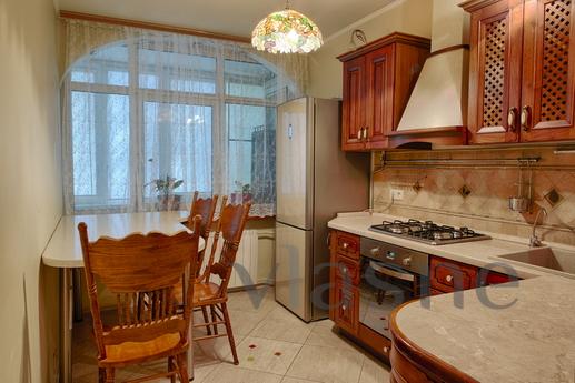 One bedroom apartment luxury class, Moscow - apartment by the day