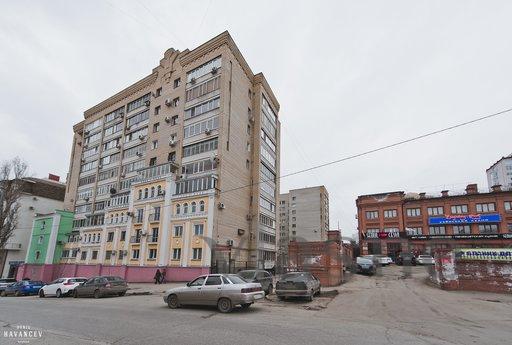 economical option in the center, Saratov - apartment by the day