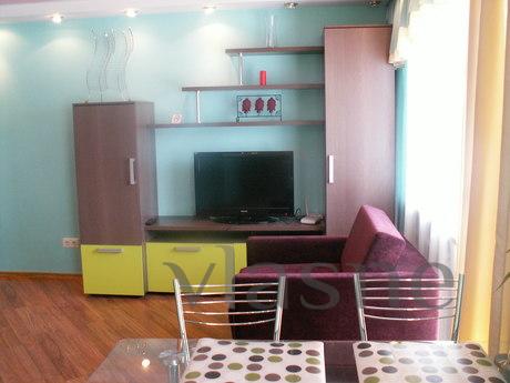 Beautiful bright studio near the Railway, Novosibirsk - apartment by the day