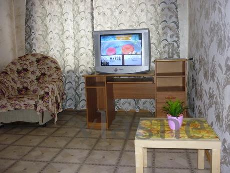 One bedroom apartment on the Left Bank, Omsk - apartment by the day