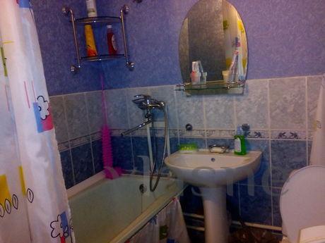 Neat comfortable renovated. All included, Omsk - apartment by the day