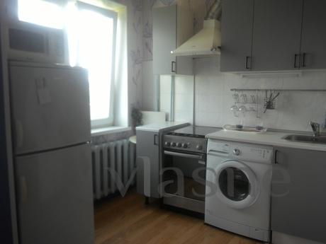 Cozy spacious studio all inclusive, Omsk - apartment by the day