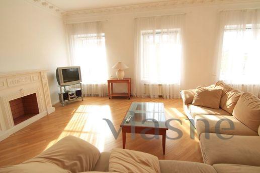 Exclusive species apartment, Saint Petersburg - apartment by the day
