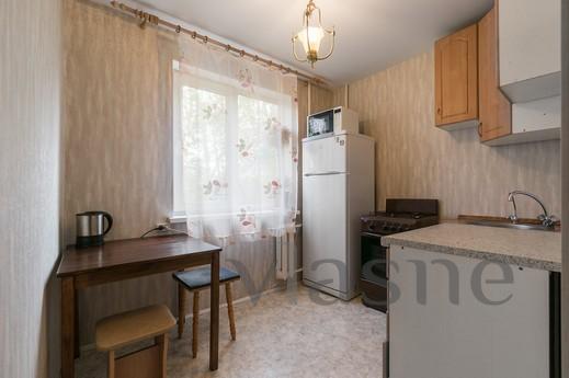 Marin Dom na Azina, 39, Yekaterinburg - apartment by the day