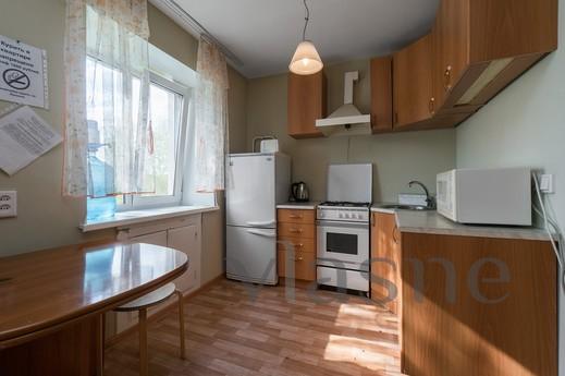 Marin Dom na Lunacharskogo, 50, Yekaterinburg - apartment by the day