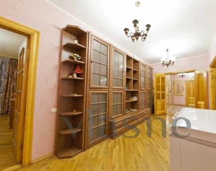 4-bedroom apartment in the center, Kazan - apartment by the day