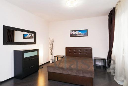 Daily and hourly surrenders luxury studio apartment located 