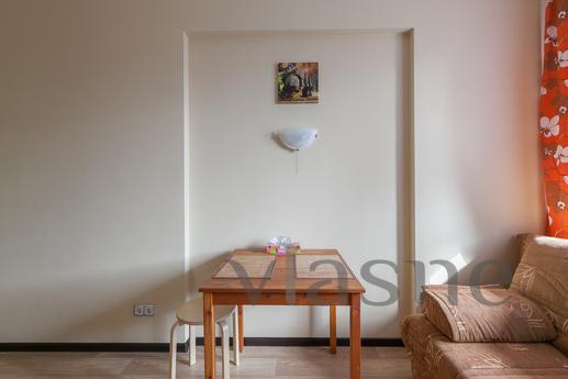 Beautiful clean apartment-class comfort, Lobnya - apartment by the day