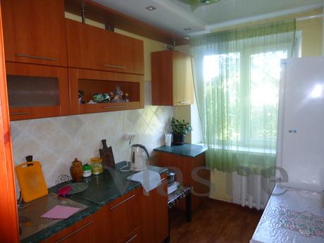 2-комнатная отличная недорогая квартира, Кемерово - квартира посуточно