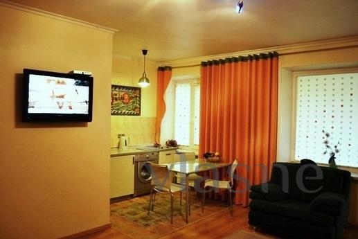 Khreshchatyk 4.  1-room studio, Kyiv - apartment by the day