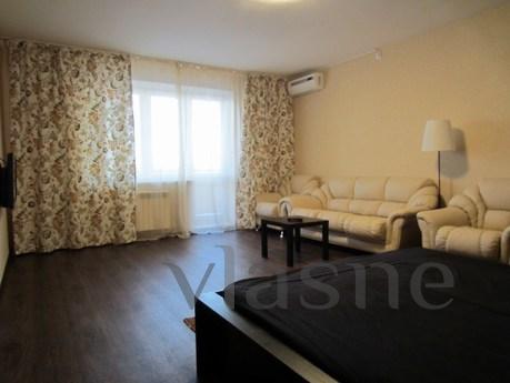 Spacious apartment in the center, Omsk - apartment by the day