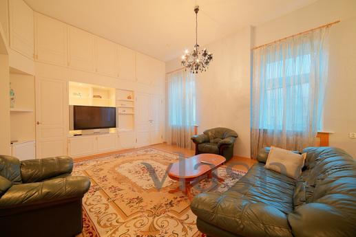 Apartments in the historic center, Saint Petersburg - apartment by the day