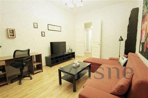 Excellent 2k flat. Renovated, comfortable, well-developed in