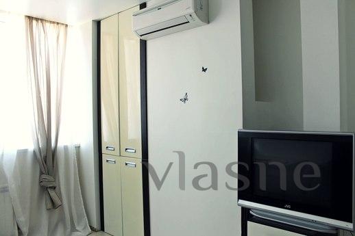 Luxury 4-room apartment in the center, Volgograd - apartment by the day