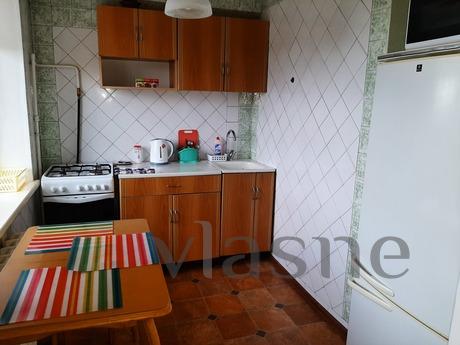 Studio apartment on Rusanovka, Kyiv - apartment by the day