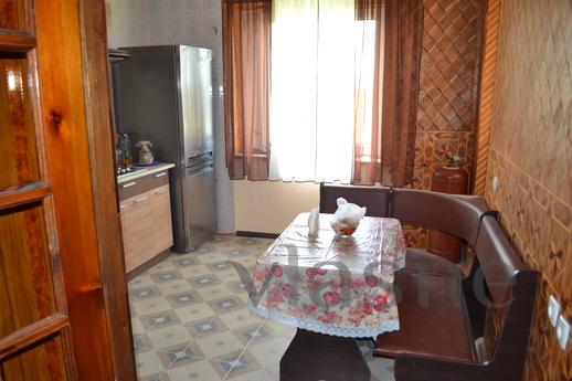 3 bedroom apartment for rent, Serhiivka - apartment by the day