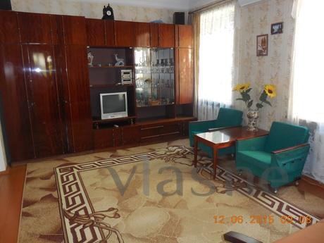 Own 3-bedroom house, Yevpatoriya - apartment by the day