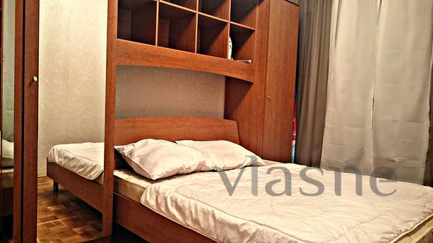 One bedroom apartment in the Stalin hous, Moscow - apartment by the day