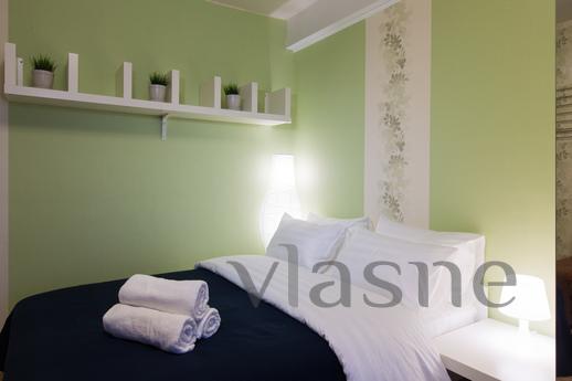It offers a cozy studio apartment in the city center within 