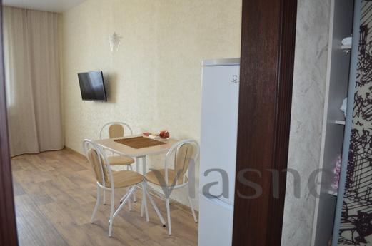 Sunny apartment in the city center, Novosibirsk - apartment by the day