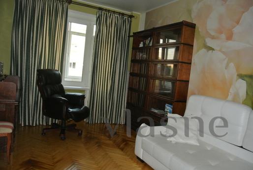 3-bedroom apartment in the center of Moscow for rent renovat