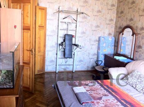 budget room, near the city beach, Odessa - apartment by the day