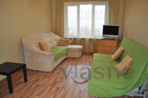 Bright clean 1-room apartment, 7 minutes from metro.Ryadom s