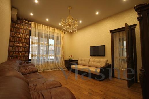 A spacious three-room apartment in the center of Moscow is w