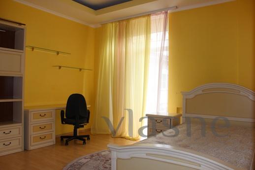 3k luxury in the quiet center, Kharkiv - apartment by the day