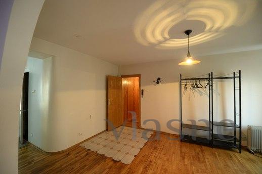 Four large apartment, Tyumen - apartment by the day