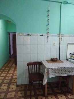One-bedroom apartment near the station., Odessa - apartment by the day