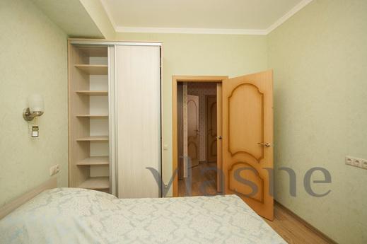 Spacious two bedroom apartment, Omsk - apartment by the day