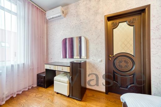 Cozy studio with separate bedroom, Sochi - apartment by the day
