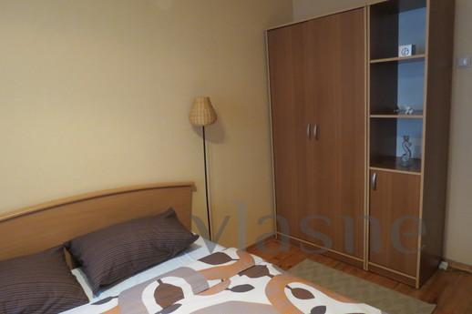 Stylish 2-room. Apartment in the center, Omsk - apartment by the day