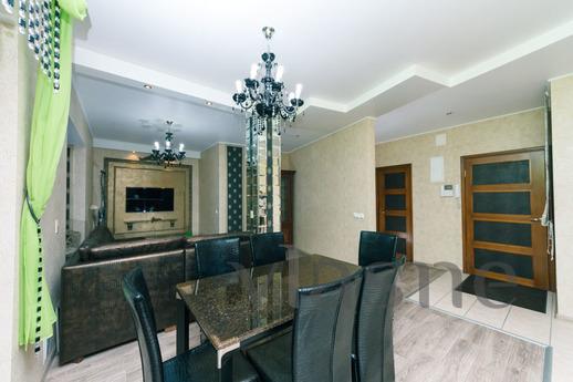 Two bedroom apartment Center, Kyiv - apartment by the day