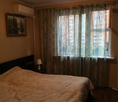 2-bedroom apartment for hours, days near the subway. The apa