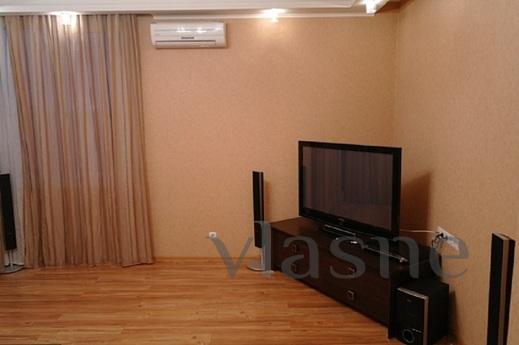 Excellent 3 bedroom apartment, Kemerovo - apartment by the day