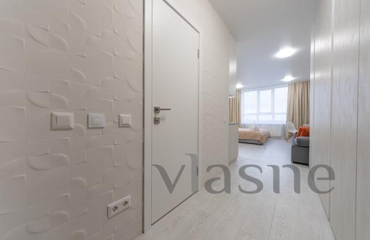 Quiet studio with panoramic views., Kyiv - apartment by the day