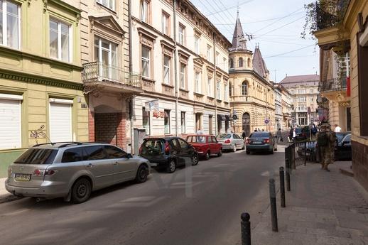 2 bedroom apartment near Market Square, Lviv - apartment by the day