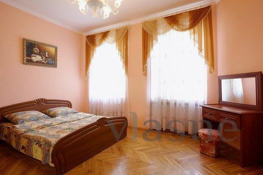 2 bedroom apartment near Market Square, Lviv - apartment by the day